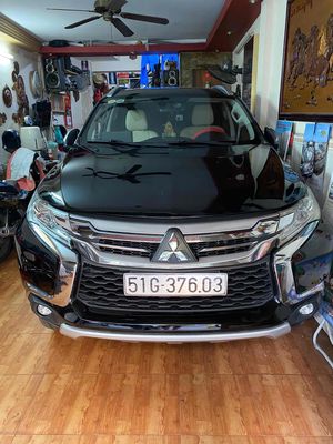 Mitsubishi Pajero Sport  máy xăng xe nhập khẩu