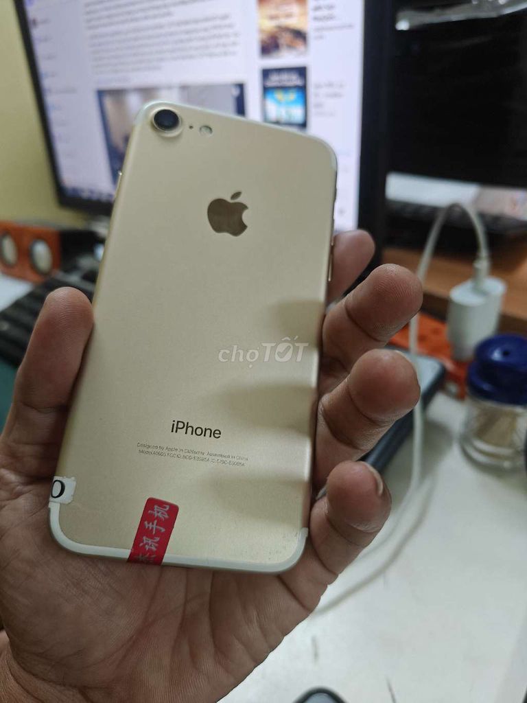 Apple iPhone 7 128GB Vàng. Mua bán Điện thoại tại Quận 5 Tp Hồ Chí Minh được đăng bởi Thiên phúc hình 1