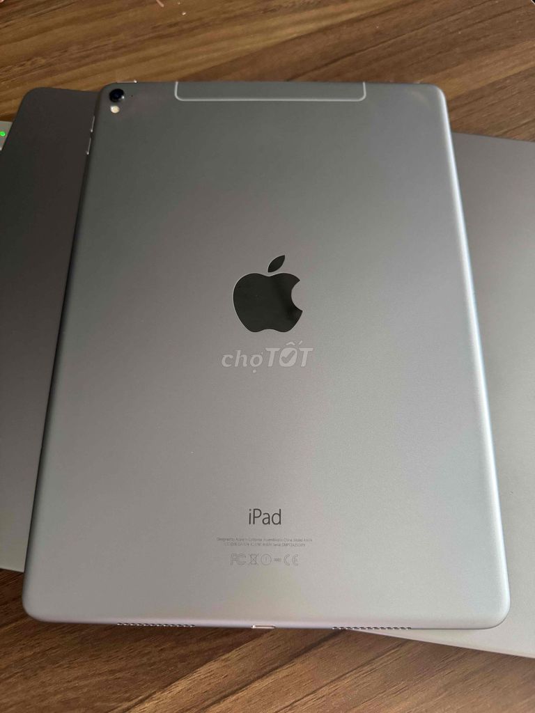 Apple iPad Pro 9.7 inch 32GB Xám Wi-Fi. Mua bán Máy tính bảng tại Quận Gò Vấp Tp Hồ Chí Minh được đăng bởi Quốc Khánh  hình 1