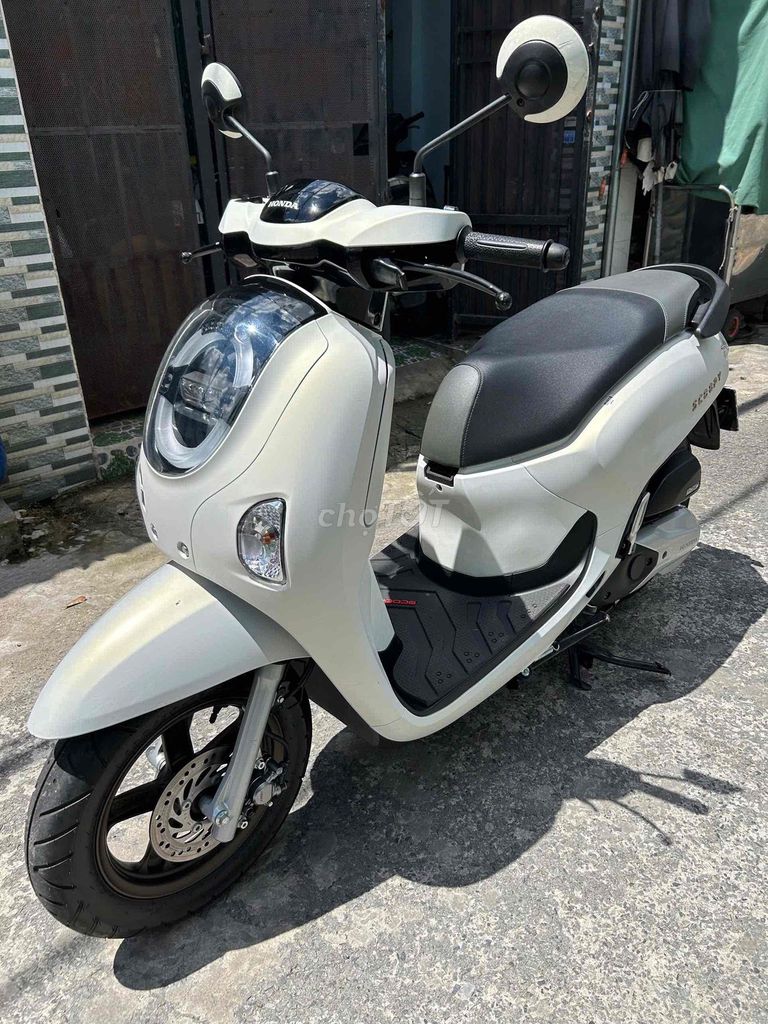Honda Scoopy 2025 белый 8000 км смарт-ключ на владельце