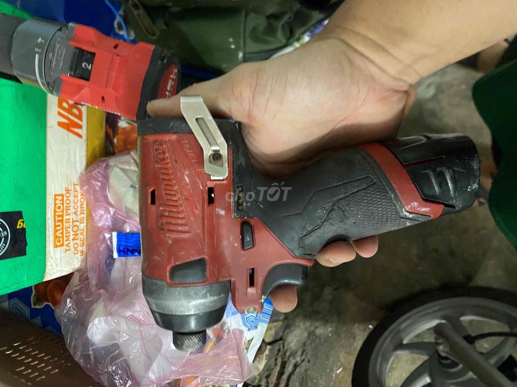 máy vít milwaukee m12 cũ