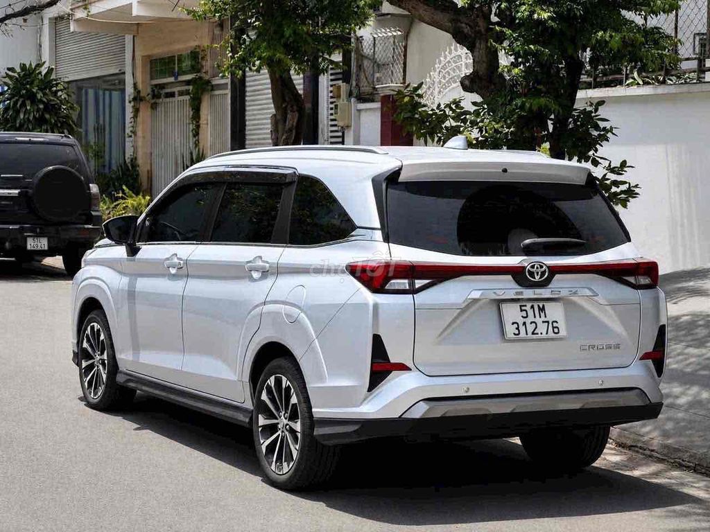 Toyota Veloz TOP 2024 Xám - NT Đen . Xe Như Mới