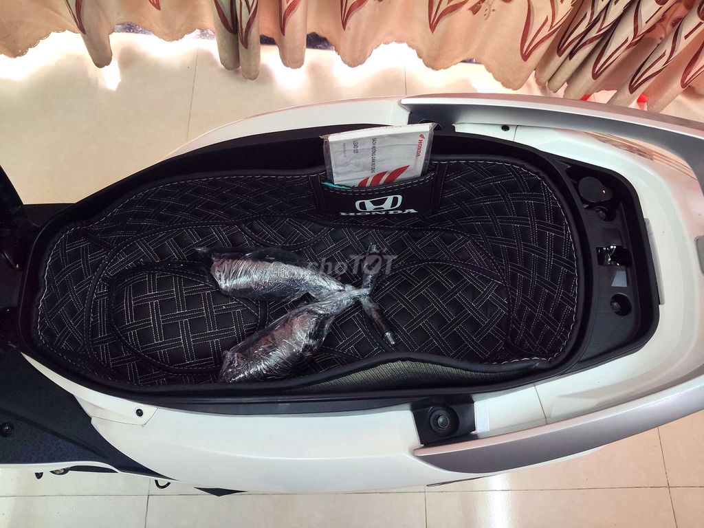 LEAD 4val chínhchủ 2024 đi đúng 2600km mới 99,9%. Mua bán Xe máy tại Quận Gò Vấp Tp Hồ Chí Minh được đăng bởi Mr Lam hình 12