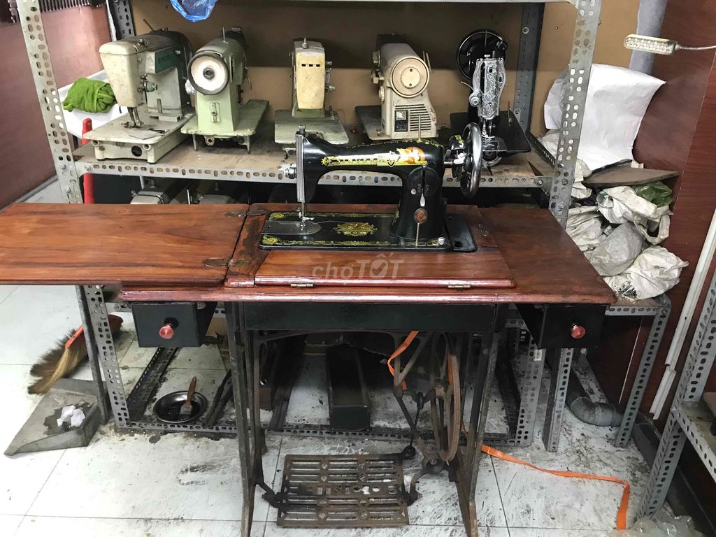 máy may singer vàng mới 80% thùng gỗ cây thật. Mua bán Đồ chuyên dụng, Giống nuôi trồng tại Quận 11 Tp Hồ Chí Minh được đăng bởi tất bính quyền hình 1