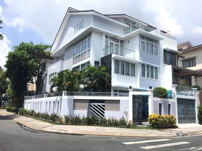 Аренда · 4 комн. · 220 м² · Quận 7, ул. Hoàng Quốc Việt