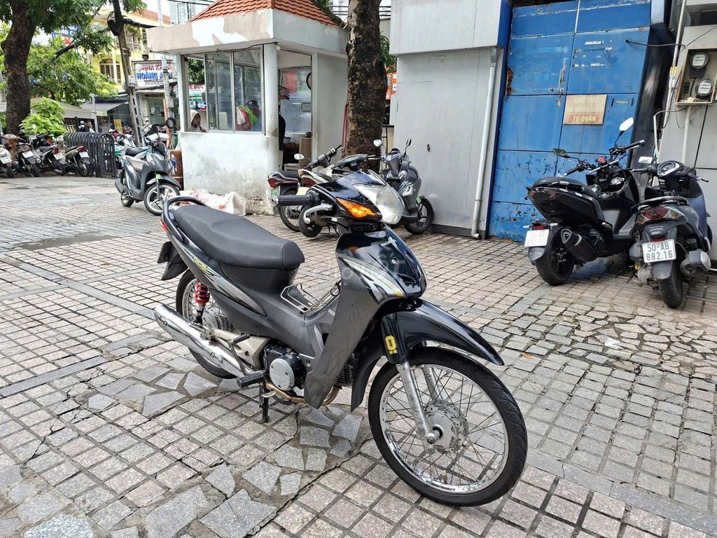 Honda Wave Alpha с номерами Хошимина
