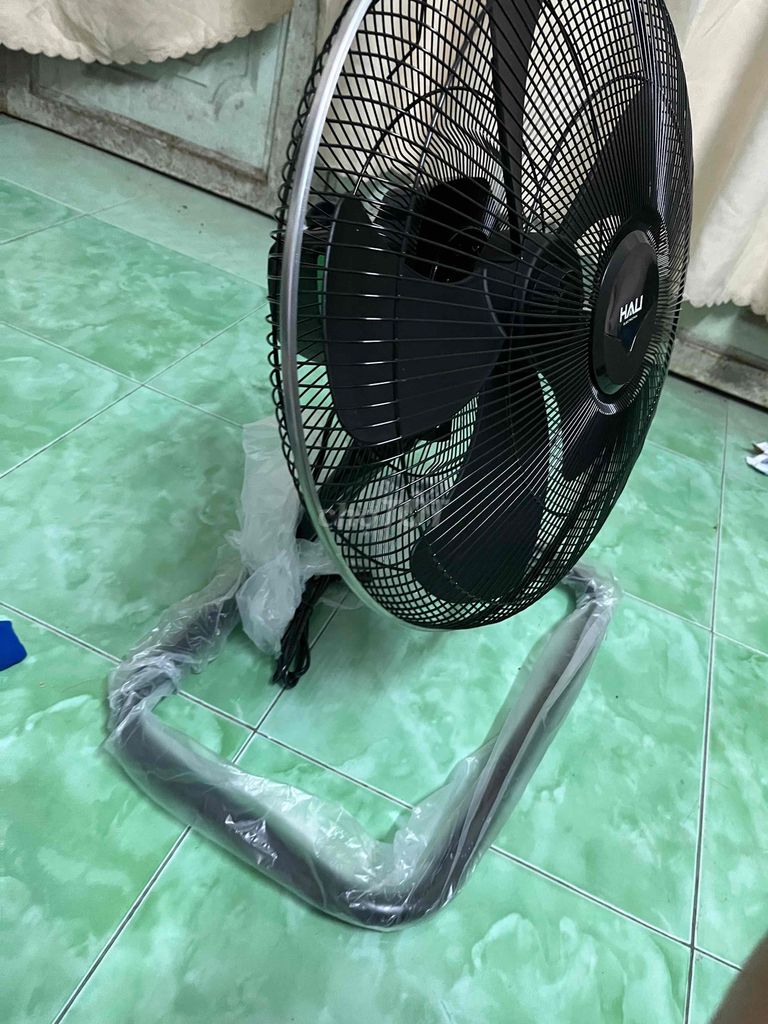 Quạt sàn công nghiệp Hali Đen Mới. Mua bán Quạt tại Thành phố Sa Đéc Đồng Tháp được đăng bởi Tung Vo hình 1