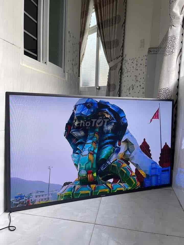 Ông anh dọn nhà nhờ bán giùm tv samsung 49in Wifi