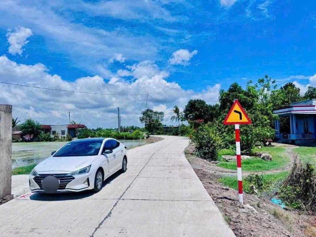 Cực rẻ! thổ đường xe hơi, diện tích lớn. Mua bán đất tại Huyện Tân Trụ Long An được đăng bởi Tuyến Lê hình 2