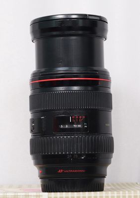Lens Canon EF 24-70mm f/2.8 L USM hoạt động TỐT.