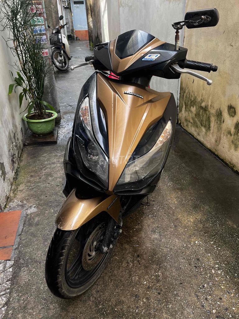 cần bán xe airblade màu đen vàng. Mua bán Xe máy tại Quận Hồng Bàng Hải Phòng được đăng bởi hưng hình 2