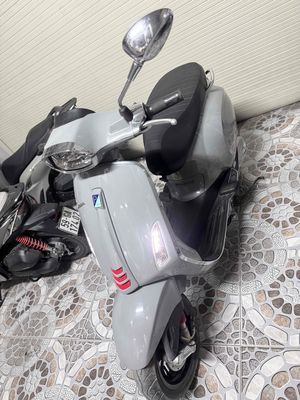 Piaggio Vespa Sprint 125 ABS 2022 Xám. Mua bán Xe máy tại Thành phố Biên Hòa Đồng Nai được đăng bởi Hoàng Quý