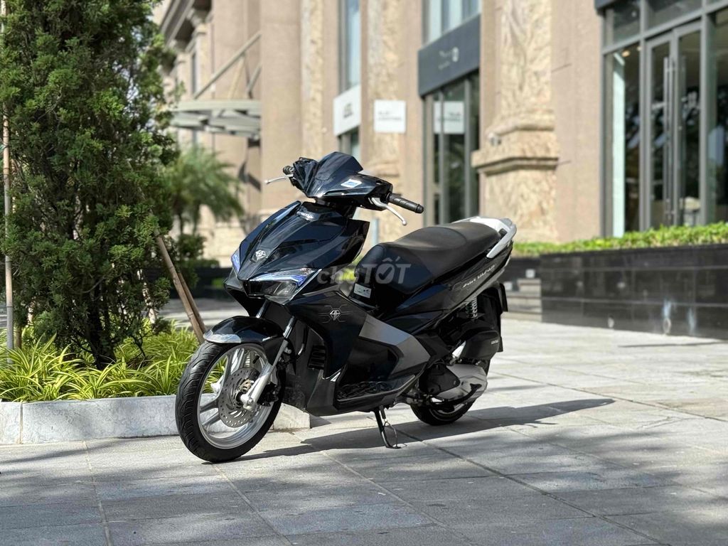Air Blade đèn led xe nguyên bản từ mới Nguyên bản. Mua bán Xe máy tại Quận Ba Đình Hà Nội được đăng bởi Xe Máy Nam Thi hình 8