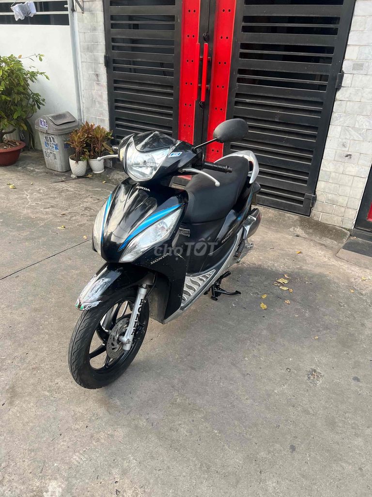 Honda Vision Đen bạc Đã sử dụng. Mua bán Xe máy tại Quận 12 Tp Hồ Chí Minh được đăng bởi chị Hương hình 3