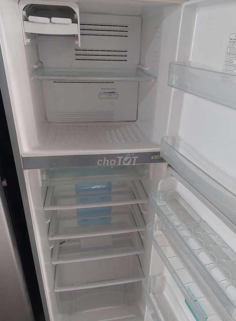 Tủ lạnh 220 lít Toshiba