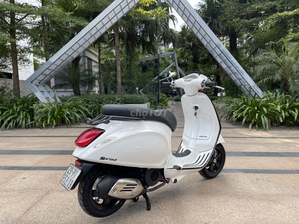 Vespa Primavera Up Sprint biển Hà Nội Siêu Đẹp