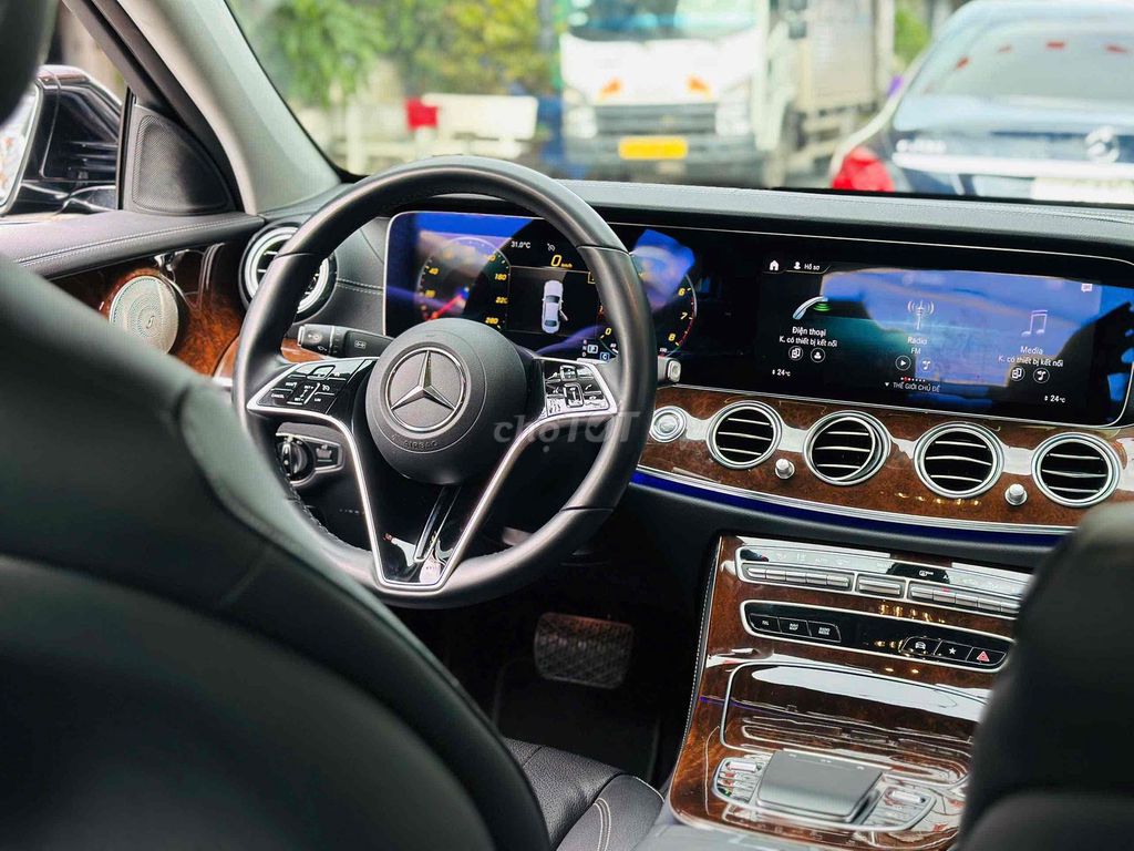 MERCEDES-BENZ E200 Exclusive  dkld 2025 13.000 km. Mua bán Ô tô tại Quận 8 Tp Hồ Chí Minh được đăng bởi Hồng Phúc hình 5
