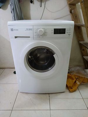 Máy giặt Electrolux cửa ngang đời mới phím cảm ứng