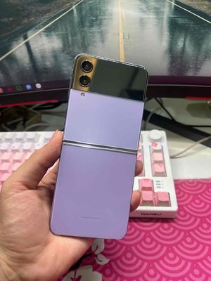 Samsung Zflip 4 bản VN/A máy zin đẹp 100% như mới. Mua bán Điện thoại tại Thành phố Buôn Ma Thuột Đắk Lắk được đăng bởi MAI ĐỨC TIẾN