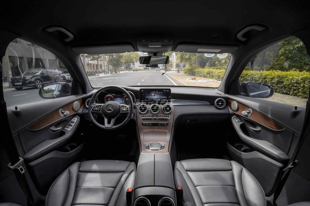GLC200 4MATIC 2023 màu đen cá nhân 1 chủ siêu đẹp. Mua bán Ô tô tại Quận 7 Tp Hồ Chí Minh được đăng bởi Dương Phương hình 11