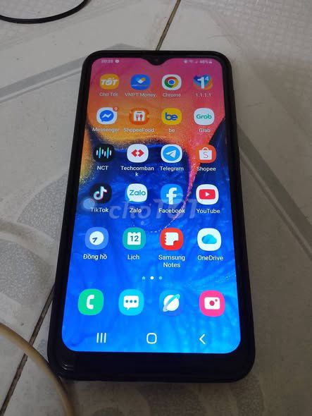 Samsung A10 Đen Nứt kính. Mua bán Điện thoại tại Quận 3 Tp Hồ Chí Minh được đăng bởi Hội Đồ Điện Tử hình 1