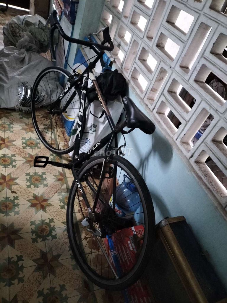 Xe đạp thể thao màu Đen. Mua bán Xe đạp tại Thành phố Qui Nhơn Bình Định được đăng bởi Vinh Hoang hình 1