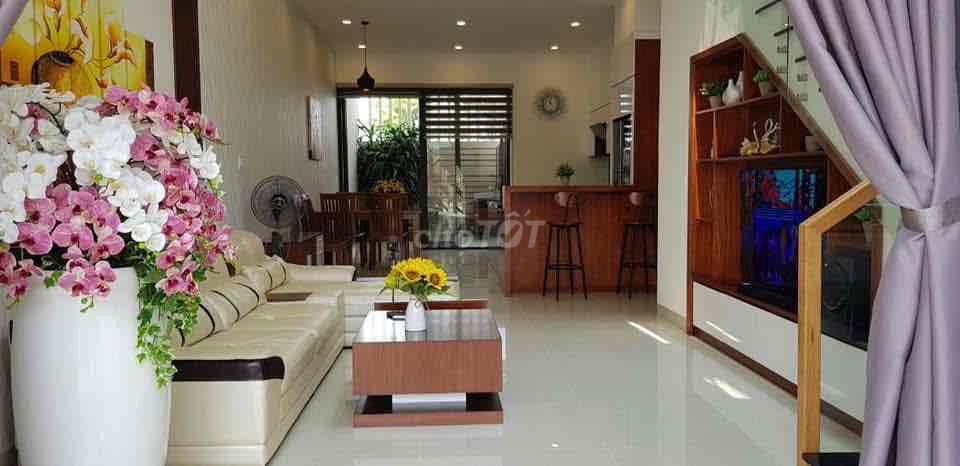 Nhà 2 tầng, đường thanh lương,  2pn, 3wc, phòng thờ, phòng khách, sân. Mua bán nhà ở tại Quận Cẩm Lệ Đà Nẵng được đăng bởi Hoàng Thị Châu hình 1