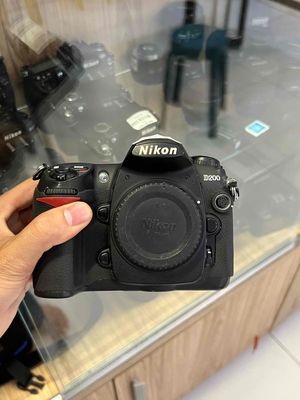 Nikon d200 và lens 18-55 VR cần bán