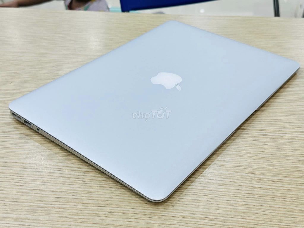 MACBOOK AIR 2017 ÍT DÙNG PIN CÒN CAO