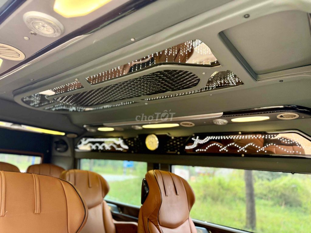 Ford Transit 2018 limousine- 85000 km 9 chỗ. Mua bán Ô tô tại Quận 12 Tp Hồ Chí Minh được đăng bởi a trung hình 13
