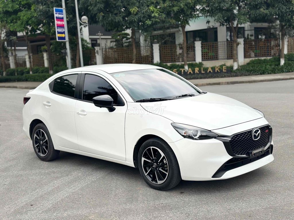 Mazda 2 2024 photo 3