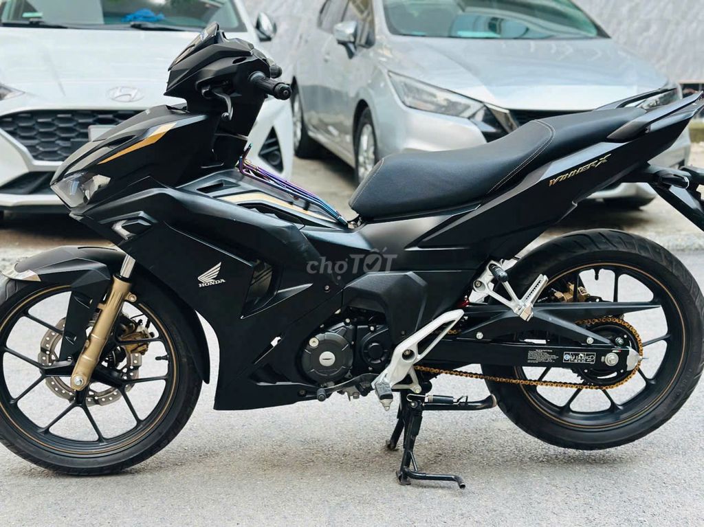Xe máy Honda Winner V4 màu đen côn tay. Mua bán Xe máy tại Quận Nam Từ Liêm Hà Nội được đăng bởi MAI HÒA hình 5