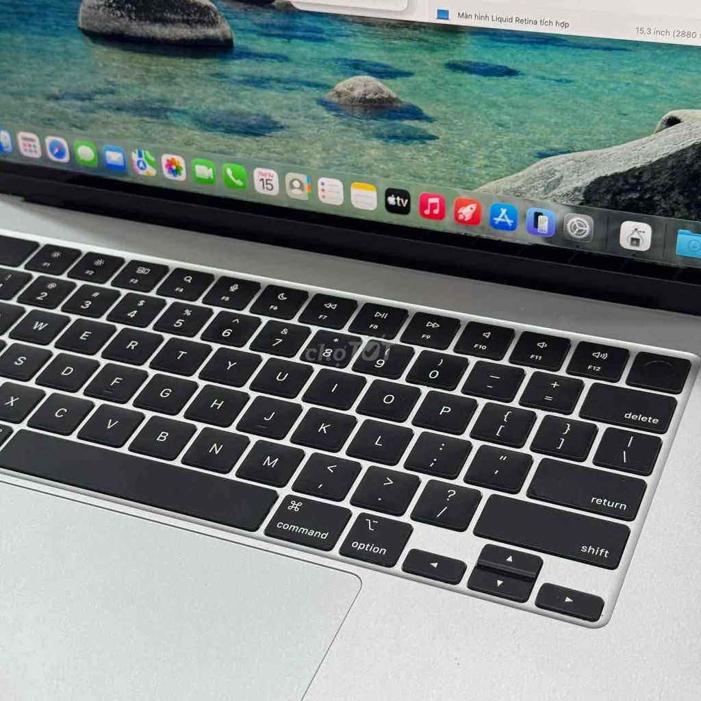 MacBook Air M2 15 inch 8GB/256GB Like New. Mua bán Laptop tại Quận 5 Tp Hồ Chí Minh được đăng bởi Phan Thế Phong  hình 1