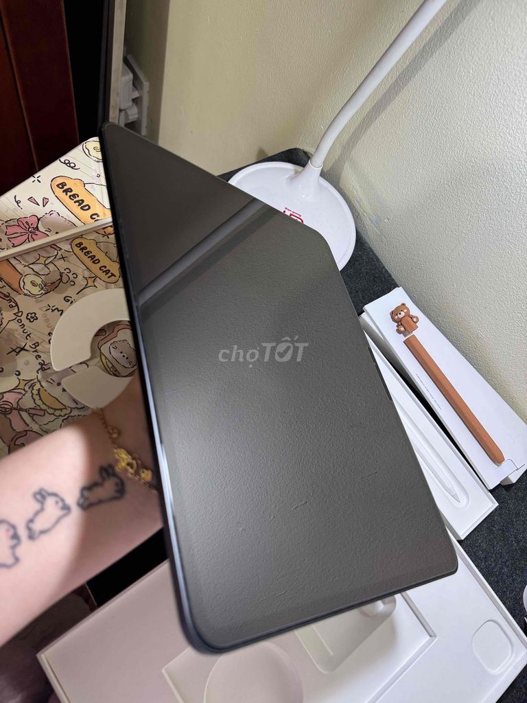 Apple iPad Pro M4 13 inch 256GB Xám Đã sử dụng. Mua bán Máy tính bảng tại Quận Bình Tân Tp Hồ Chí Minh được đăng bởi Khánh Ngân hình 1