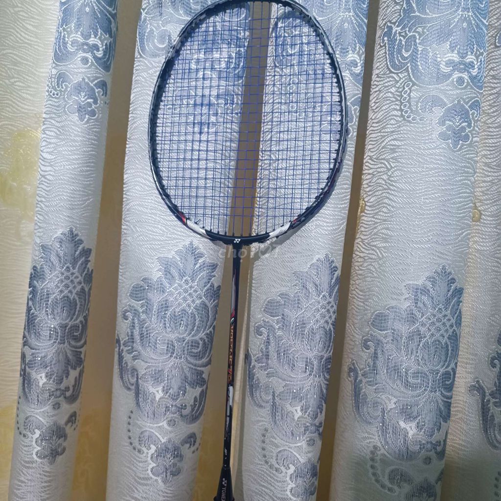 Em cần bán Vợt cầu lông yonex voltric 70 bản 3u