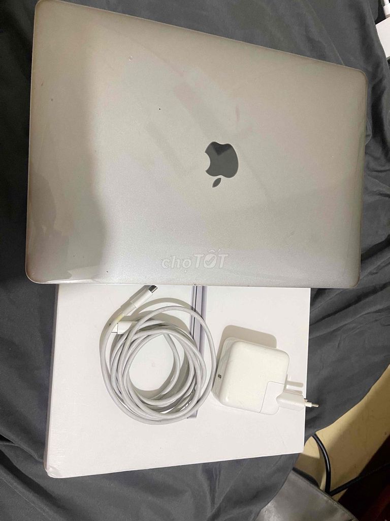 Apple Macbook Air  8GB/256GB Bạc Đã sử dụng. Mua bán Laptop tại Quận 7 Tp Hồ Chí Minh được đăng bởi Ân Nguyễn hình 1