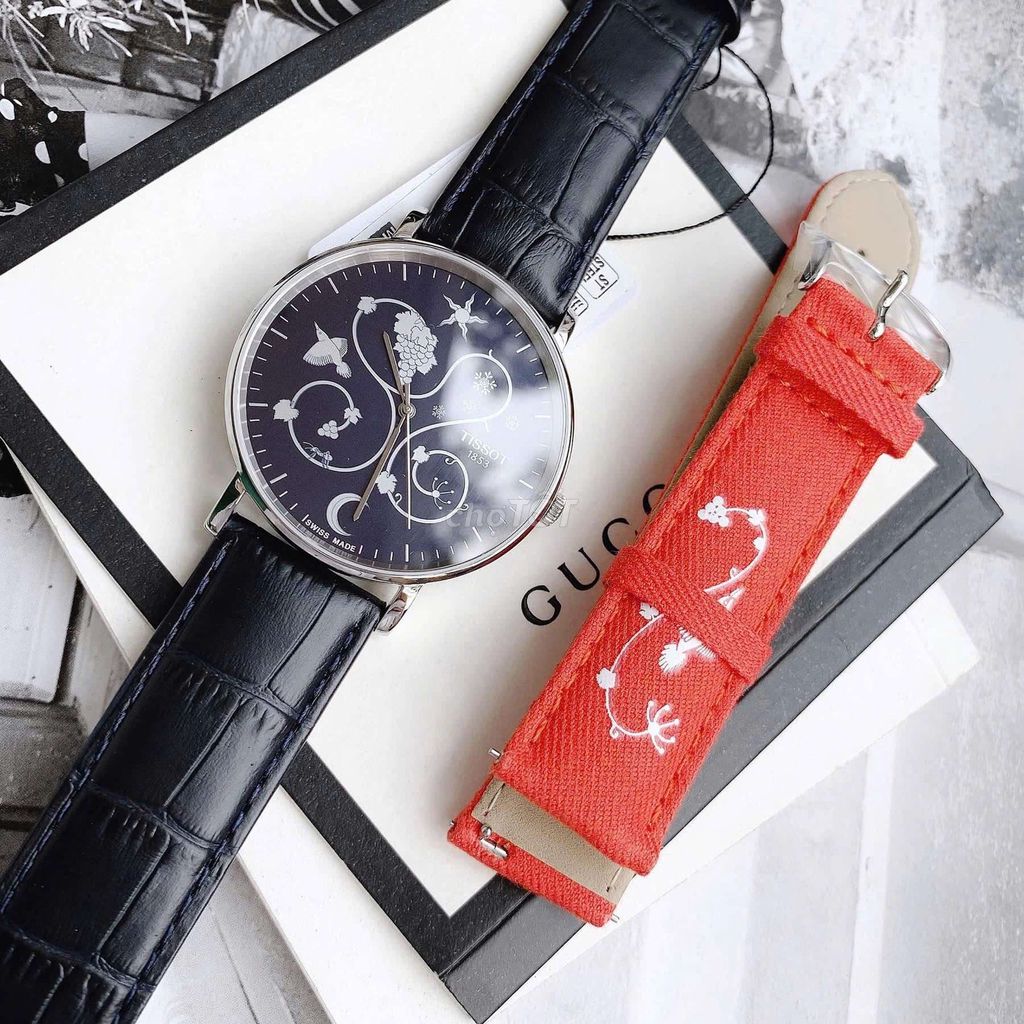 Tissot Men's Everytime  mua 1 tặng 1 cặp dây lun ạ. Mua bán Đồng hồ tại Quận Thanh Khê Đà Nẵng được đăng bởi Lorencia Xách Tay hình 1