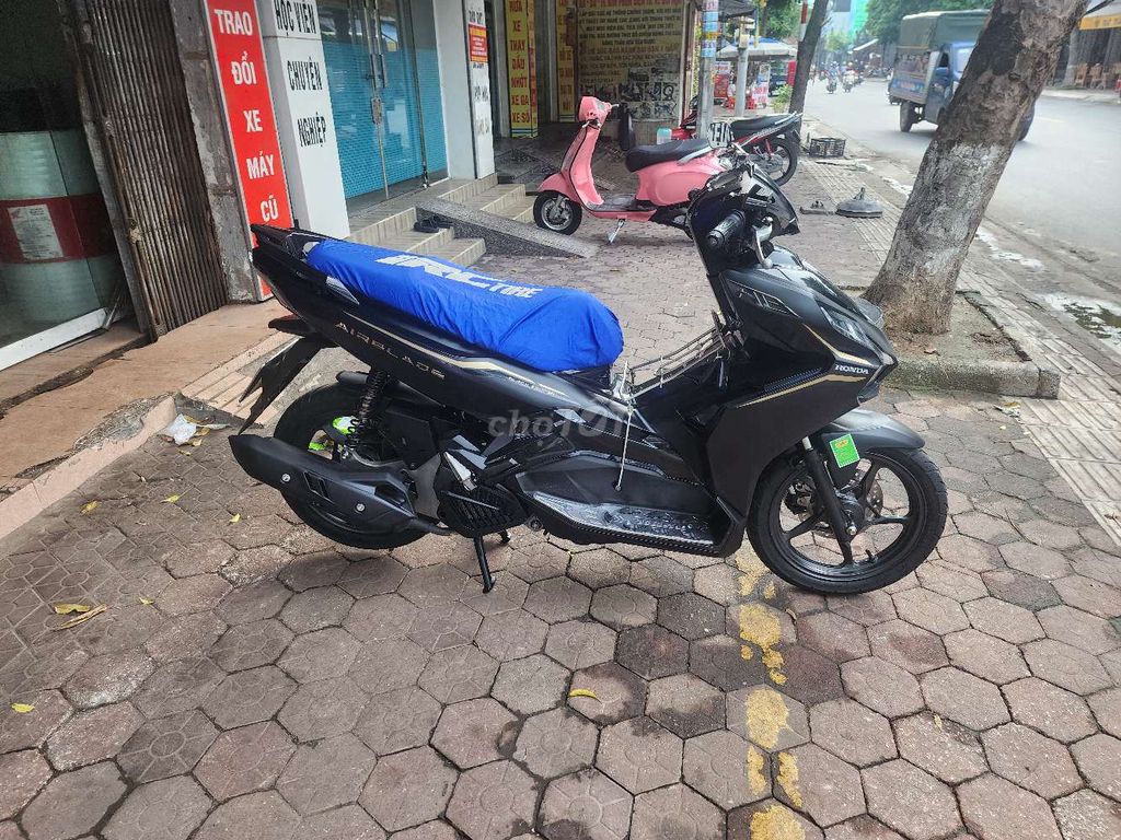 Chính chủ máy zin ,sơn sin đủ 2 khiển ,lốp trước c. Mua bán Xe máy tại Quận Kiến An Hải Phòng được đăng bởi Hà Minh Tuấn hình 3