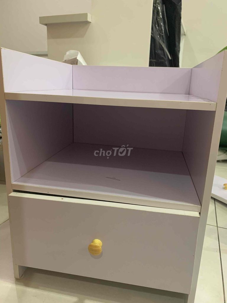 Kệ tủ gỗ màu trắng. Mua bán Tủ, kệ gia đình tại Quận 4 Tp Hồ Chí Minh được đăng bởi Pihomes hình 1
