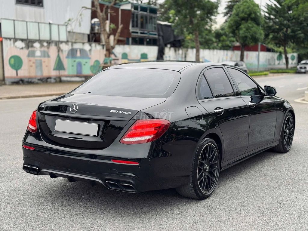 MERCEDES BENZ E300 AMG 2019 Xe Lướt Đẹp Có Trả Góp. Mua bán Ô tô tại Quận Tây Hồ Hà Nội được đăng bởi Nguyễn Hoàng Sơn hình 3