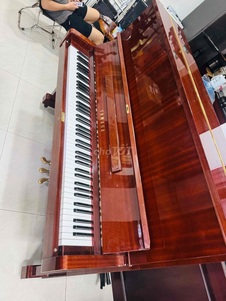 piano cơ yamaha U2C màu gỗ sang trọng đón Tết