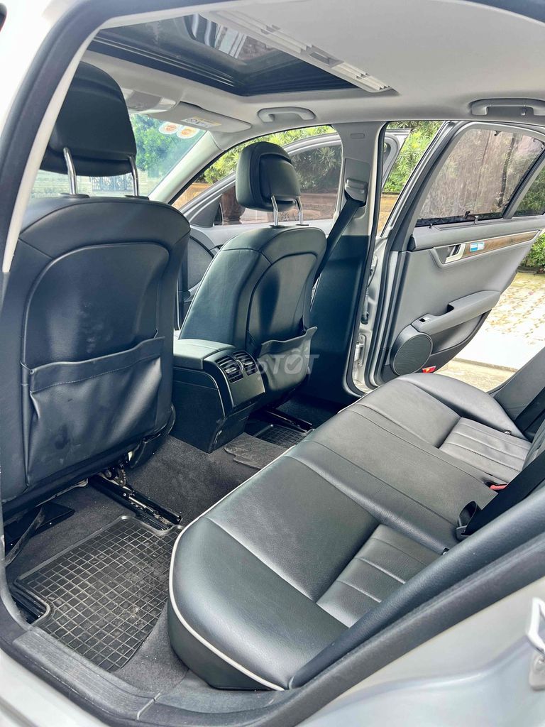 Mercedes Benz C Class 2014 C250 - 78000 km. Mua bán Ô tô tại Quận 7 Tp Hồ Chí Minh được đăng bởi Minh Dat hình 7