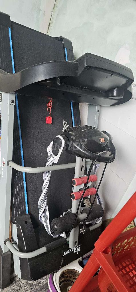 Máy chạy bộ 150kg Đen, Xám đã sử dụng
