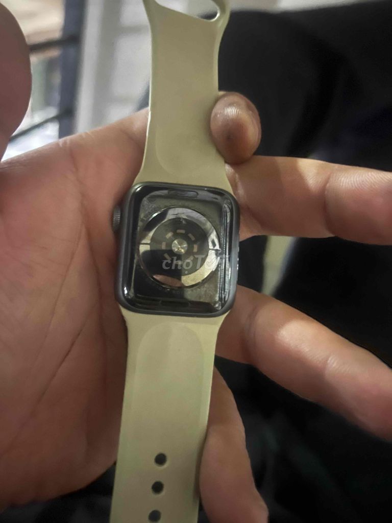 Apple Watch 4. Mua bán Thiết bị đeo thông minh tại Huyện Bình Chánh Tp Hồ Chí Minh được đăng bởi Nhật  hình 1