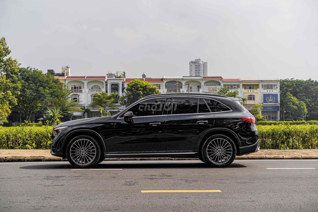 Mercedes GLC300 AMG Model 2024 All new Siêu lướt. Mua bán Ô tô tại Quận 7 Tp Hồ Chí Minh được đăng bởi Dương Phương hình 3
