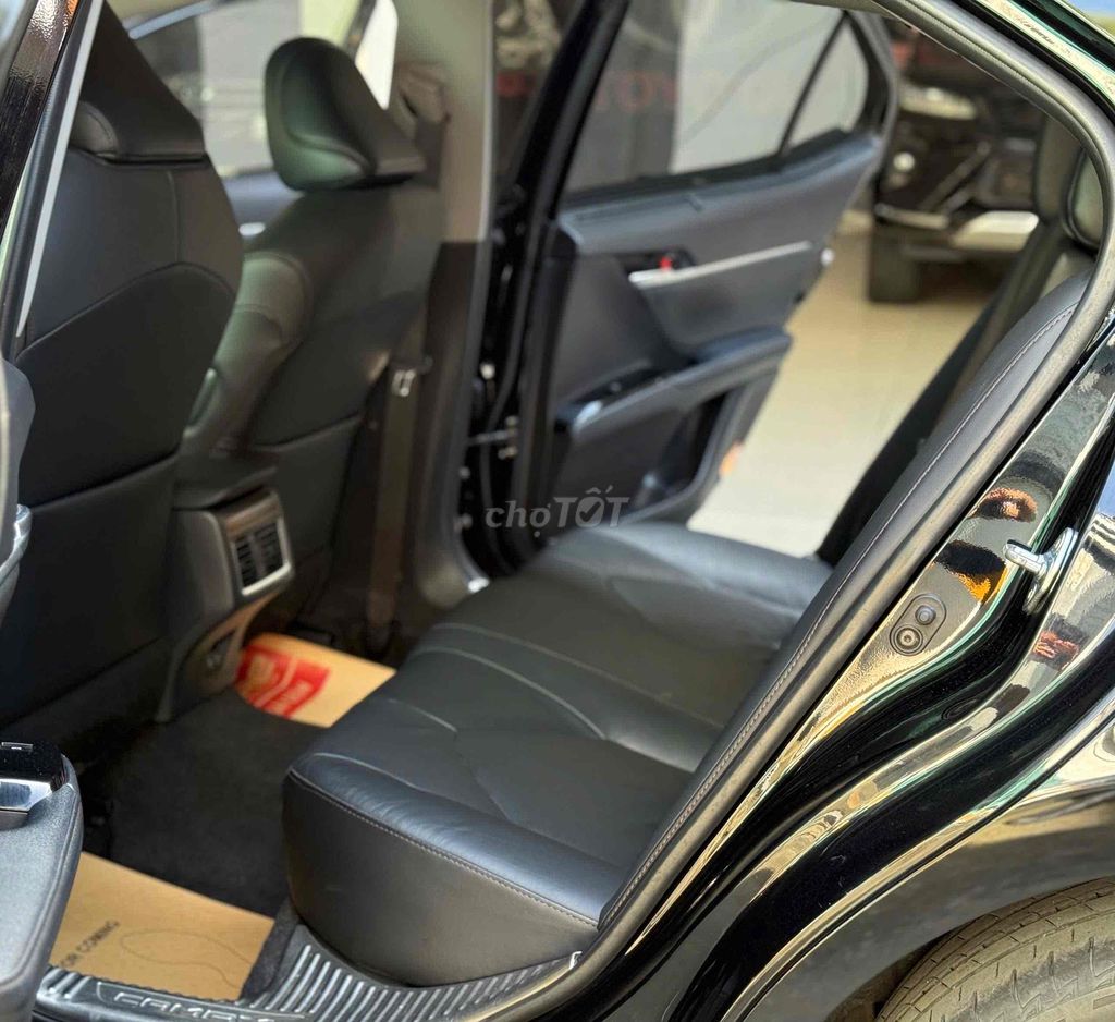 Toyota Camry 2019 2.5Q nhập màu đen nội thất đen. Mua bán Ô tô tại Quận 7 Tp Hồ Chí Minh được đăng bởi Đại lý chính hãng xe qua sử dụng Toyota Sài Gòn hình 6