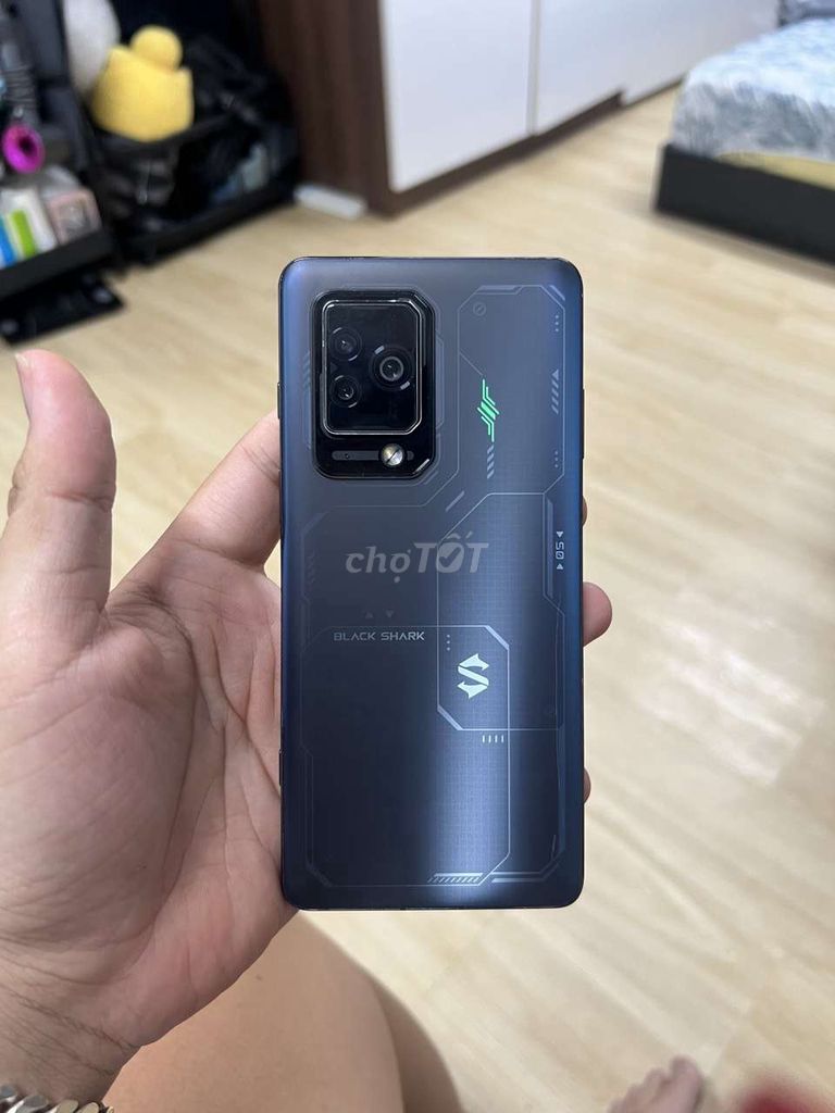 Black Shark 5 Pro 12GB/256GB Quốc tế. Mua bán Điện thoại tại Quận 3 Tp Hồ Chí Minh được đăng bởi Trung Hiếu hình 1