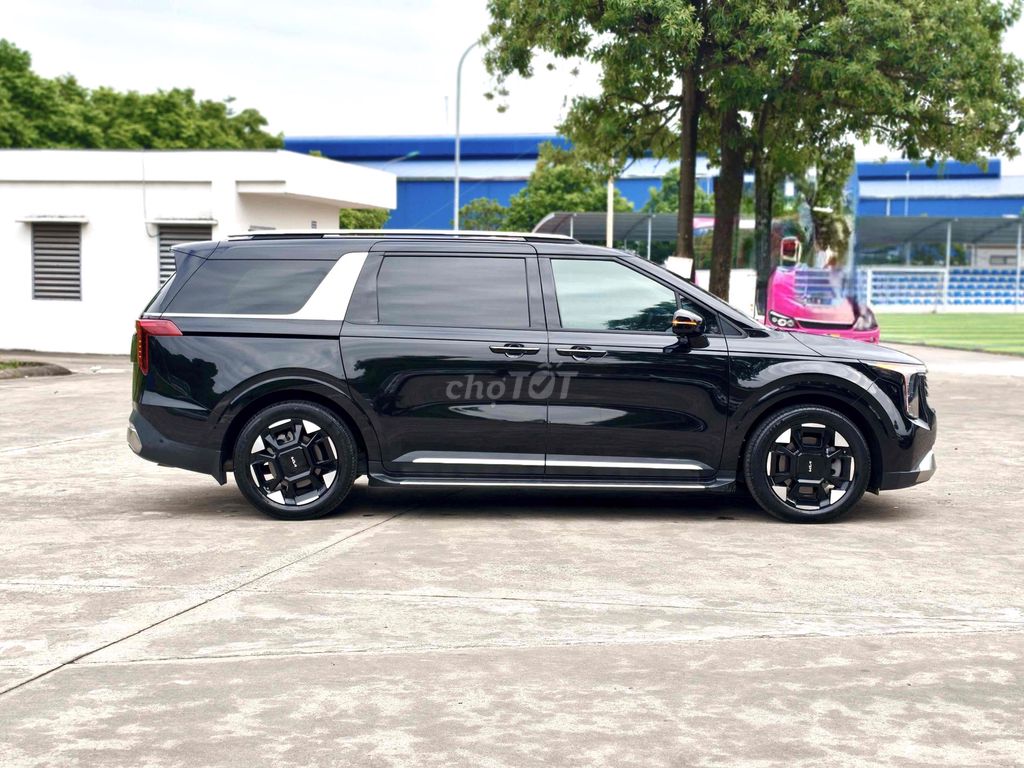 Kia Carnival 2025 2.2D Signature Đen 20000 km. Mua bán Ô tô tại Quận Ba Đình Hà Nội được đăng bởi Phú Việt hình 3