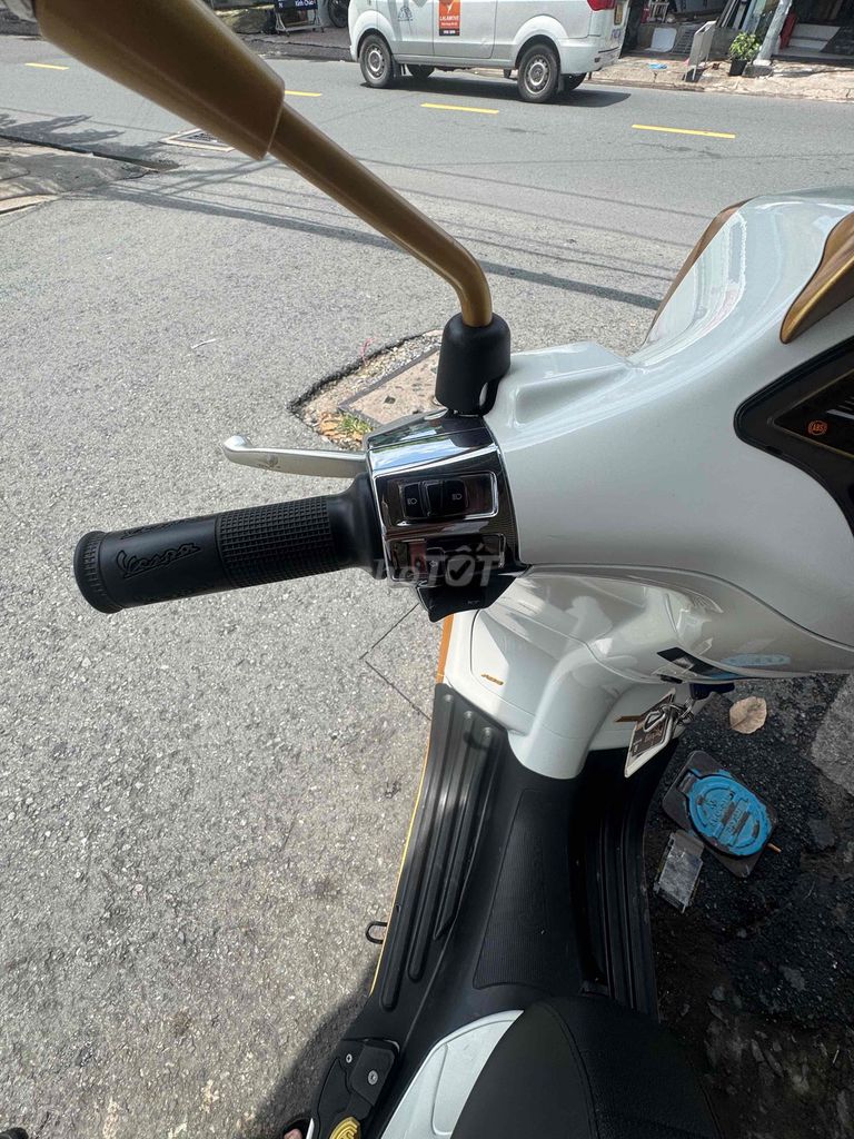Piaggio Vespa Sprint Trắng 8000 km