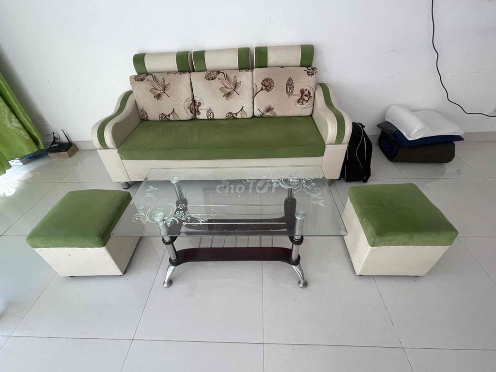 Bàn làm việc nội thất văn phòng - ghế salon. Mua bán Đồ dùng văn phòng tại Huyện Bến Lức Long An được đăng bởi PHẠM ĐỨC hình 1